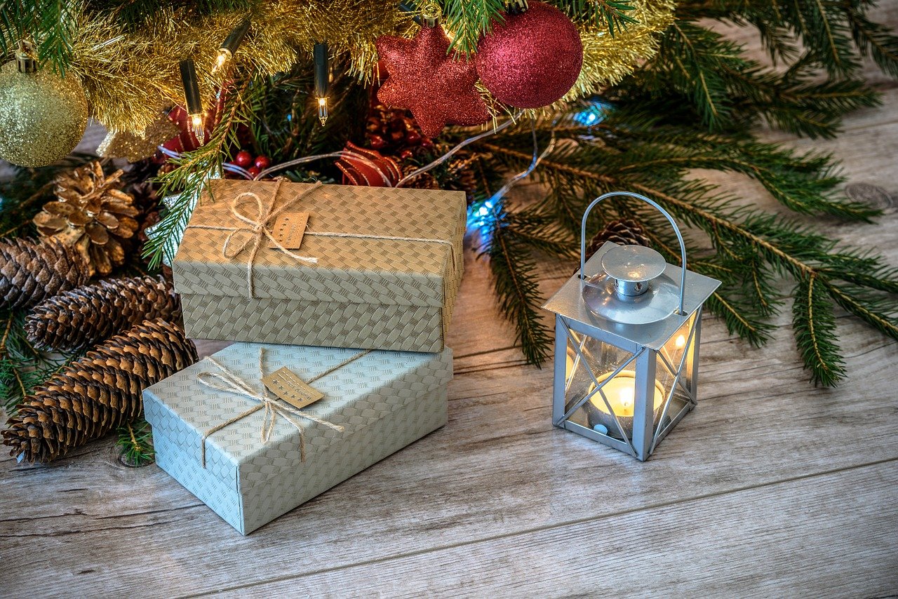 10 Perfect Greece-inspired Holiday Gift Ideas