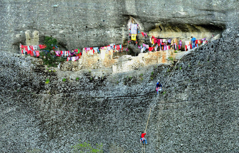 Climbers at Agios Georgios o Mandilaras, Meteora