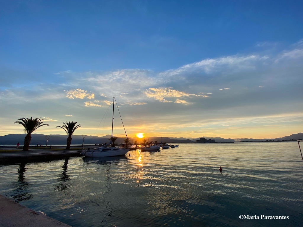 5 + 1 Reasons to Visit Greece ASAP