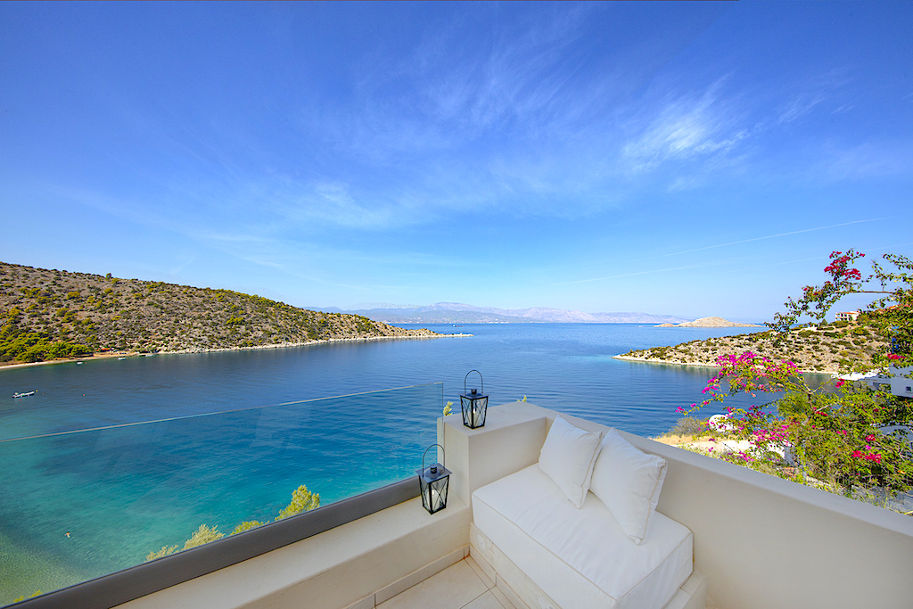 Dreaming of Luxury Holidays in a Private Villa? Go to Greece