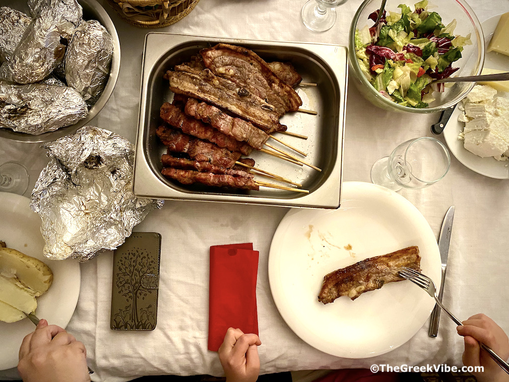 How to Prepare the Best Tsiknopempti BBQ Feast Like a Greek