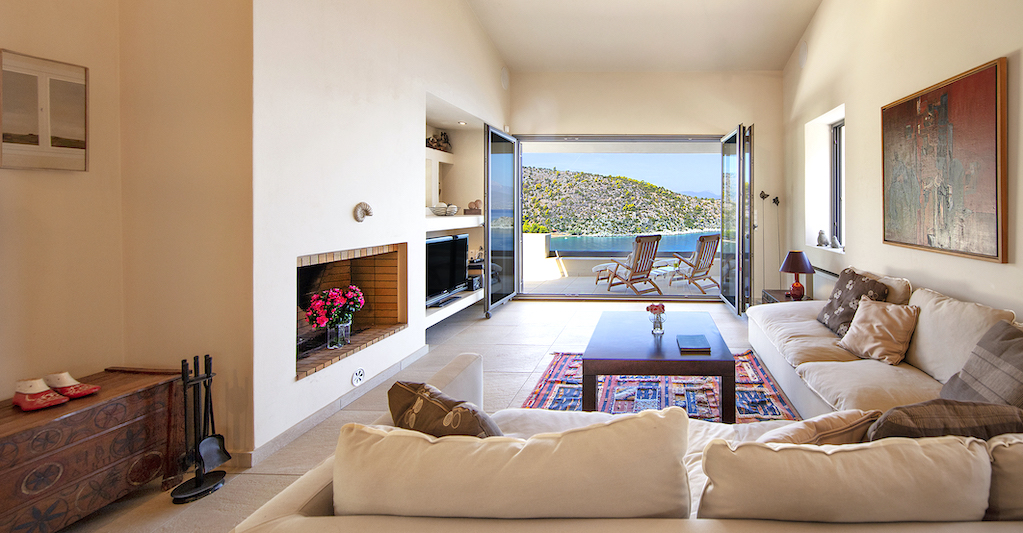 5 Luxury Villas for Your Dream Vacation to Greece