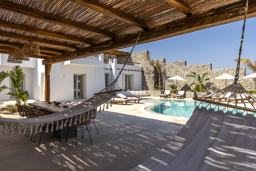 5 Luxury Villas for Your Dream Vacation to Greece